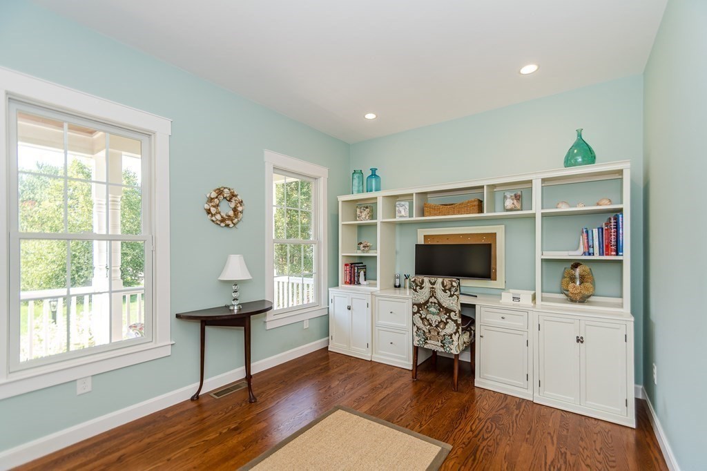 10 Pasture Road Reading, MA 01867 - Photo 12 of 36