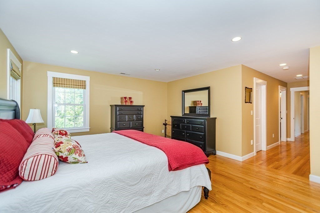 10 Pasture Road Reading, MA 01867 - Photo 16 of 36