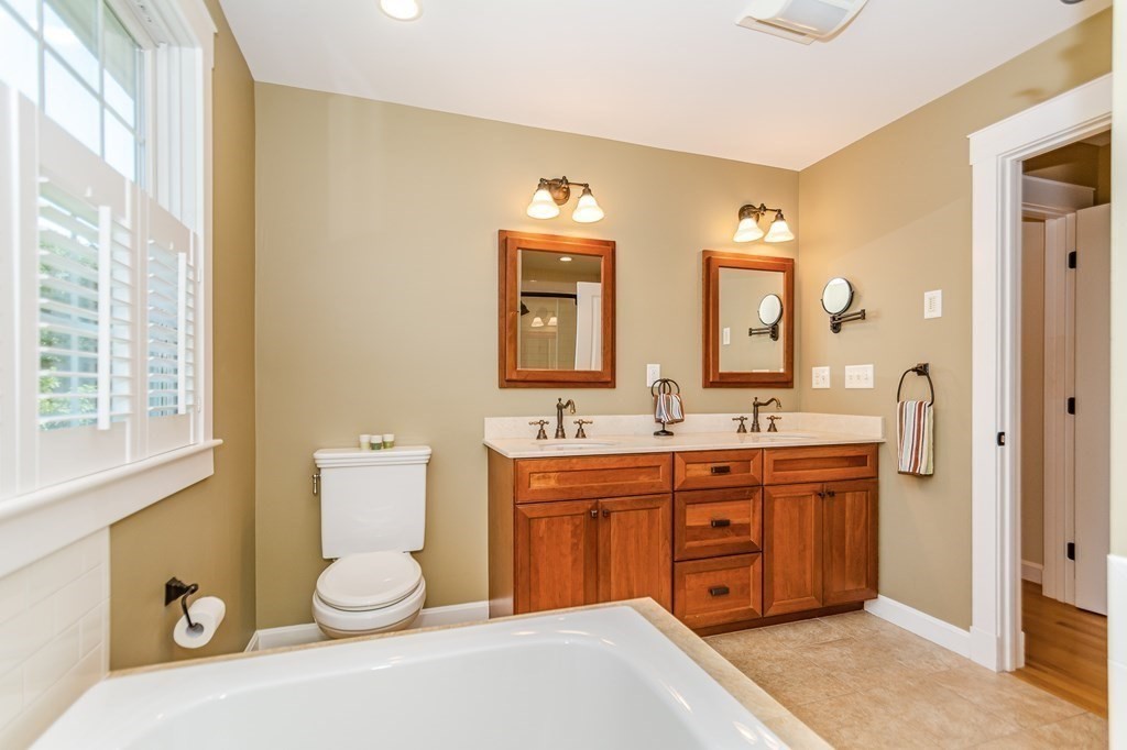 10 Pasture Road Reading, MA 01867 - Photo 19 of 36