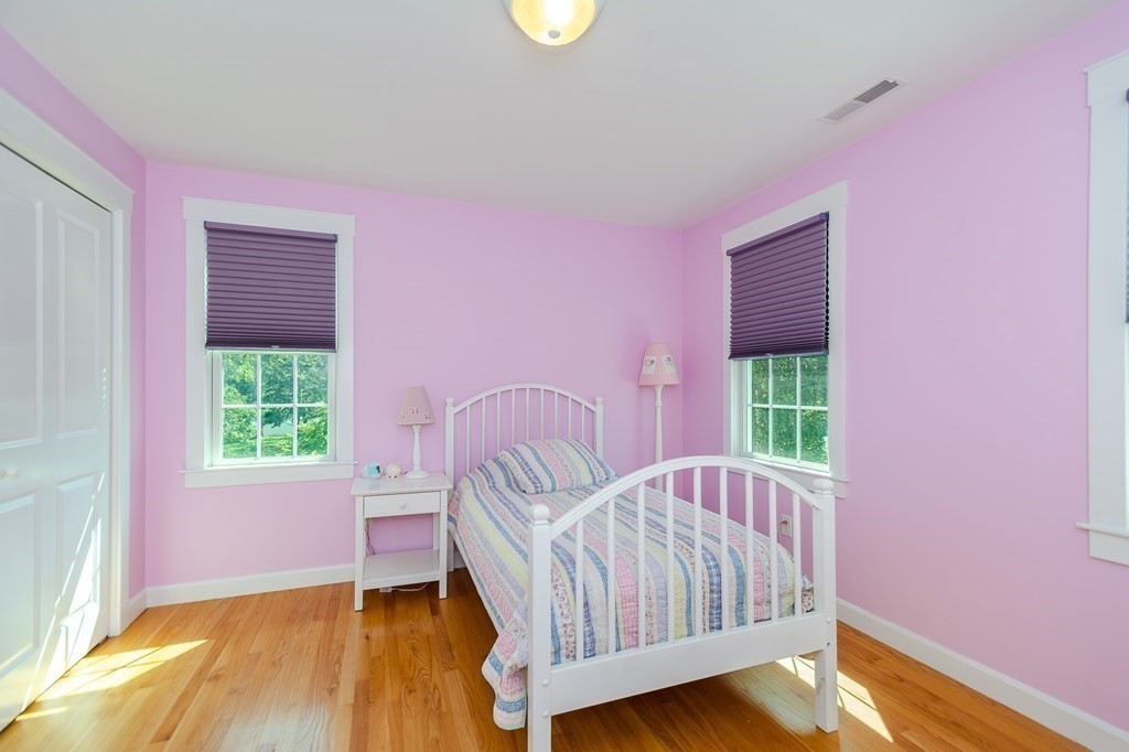 10 Pasture Road Reading, MA 01867 - Photo 20 of 36