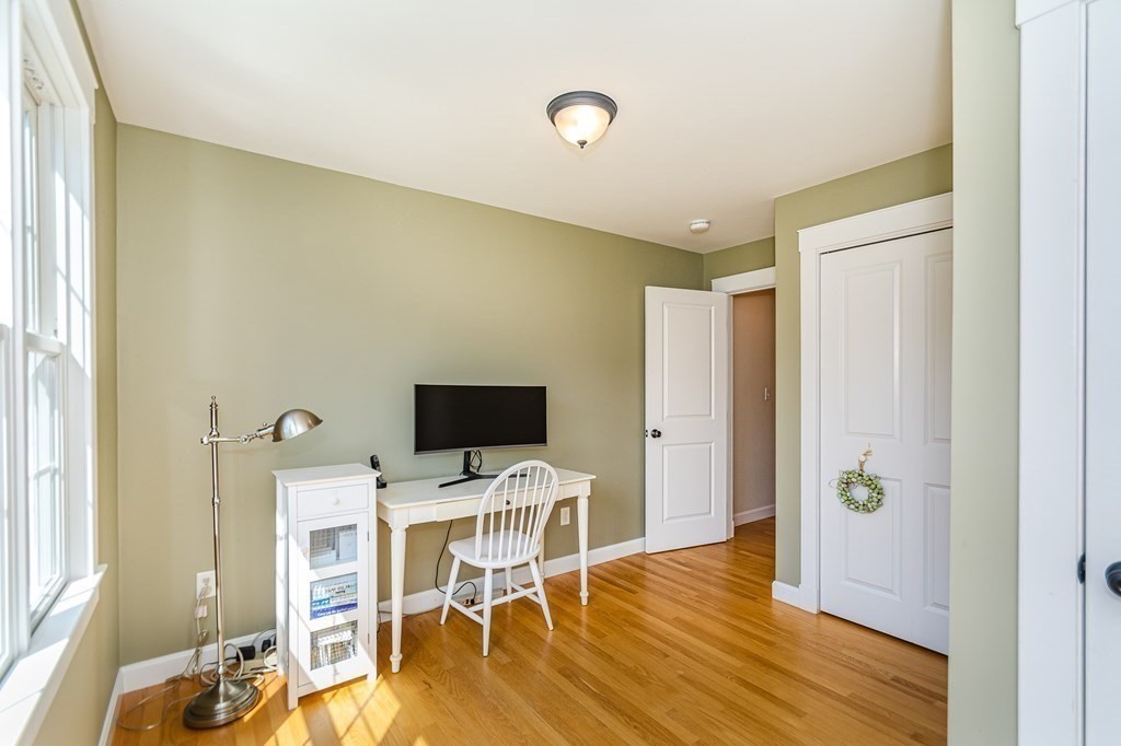 10 Pasture Road Reading, MA 01867 - Photo 22 of 36