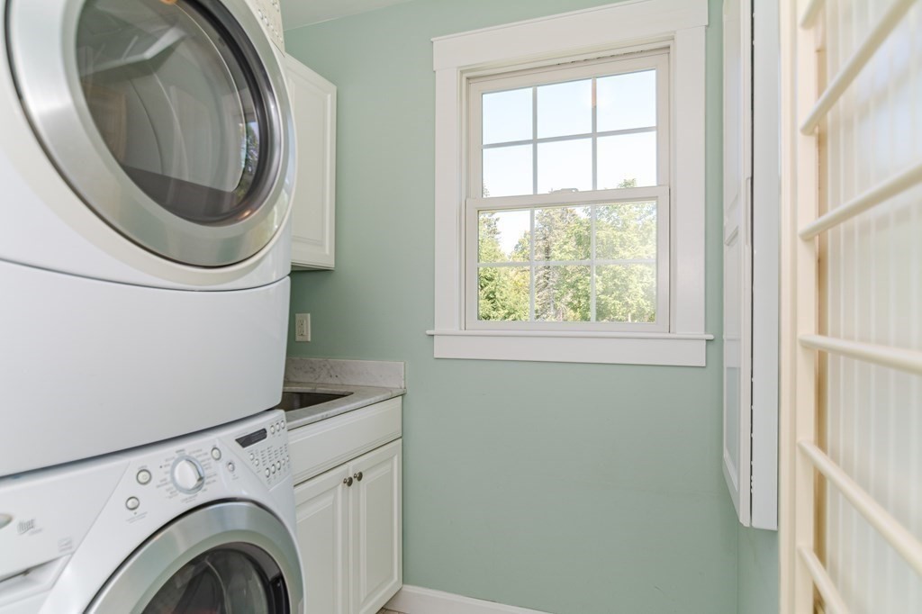 10 Pasture Road Reading, MA 01867 - Photo 24 of 36