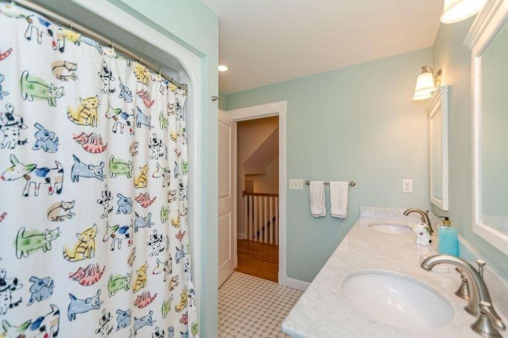 10 Pasture Road Reading, MA 01867 - Photo 25 of 36