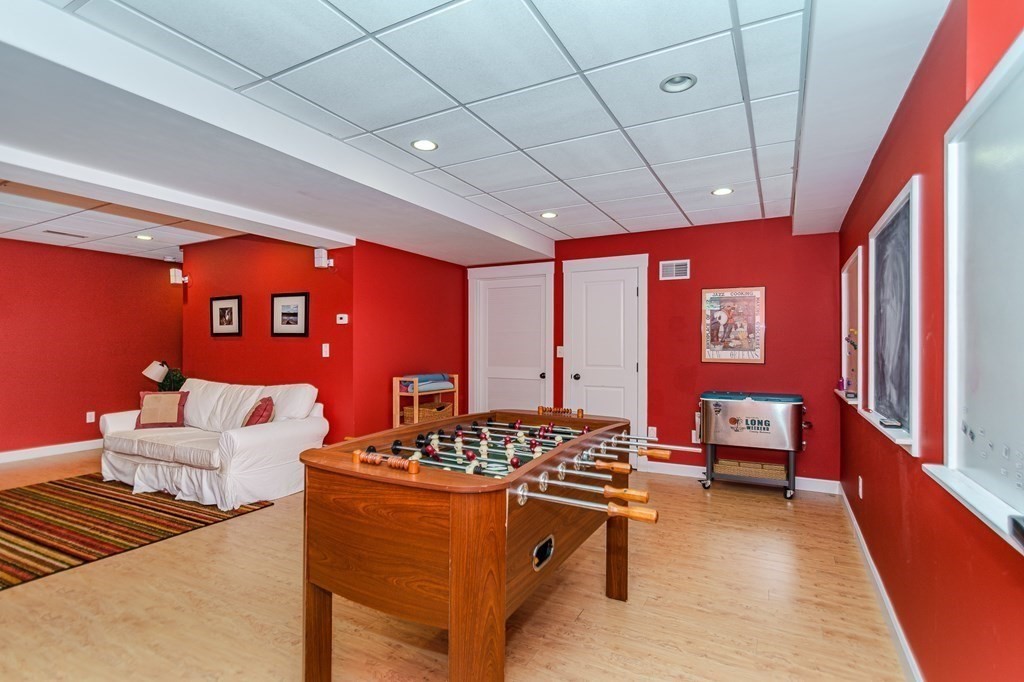 10 Pasture Road Reading, MA 01867 - Photo 27 of 36