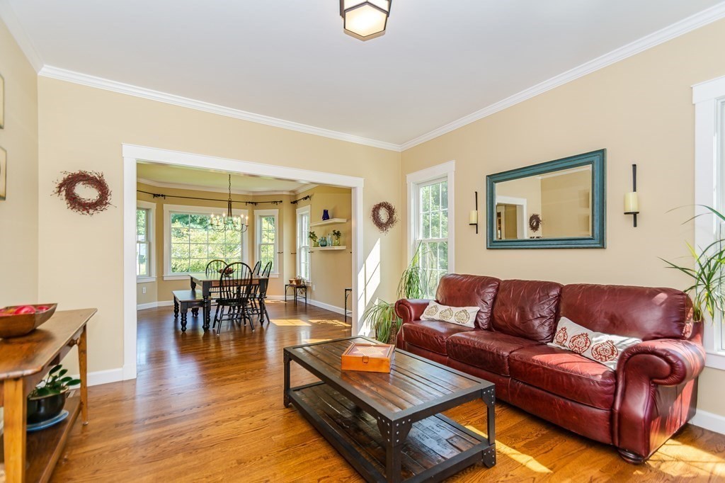 10 Pasture Road Reading, MA 01867 - Photo 3 of 36