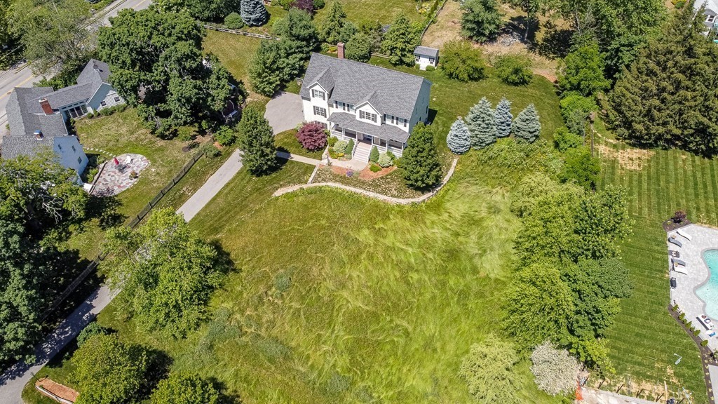 10 Pasture Road Reading, MA 01867 - Photo 33 of 36