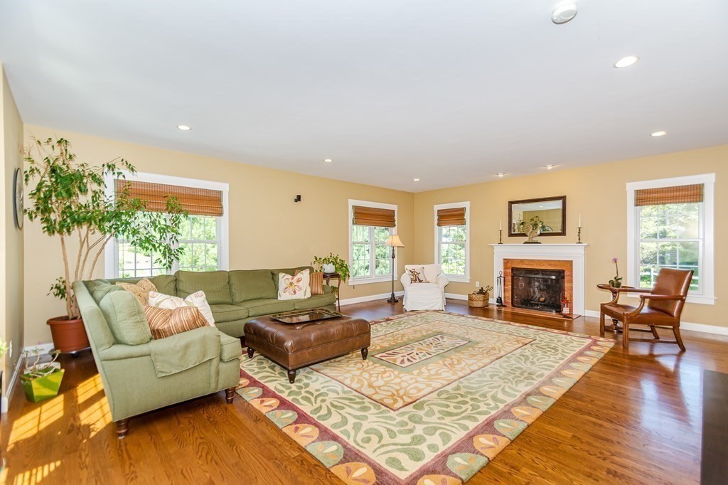 10 Pasture Road Reading, MA 01867 - Photo 9 of 36