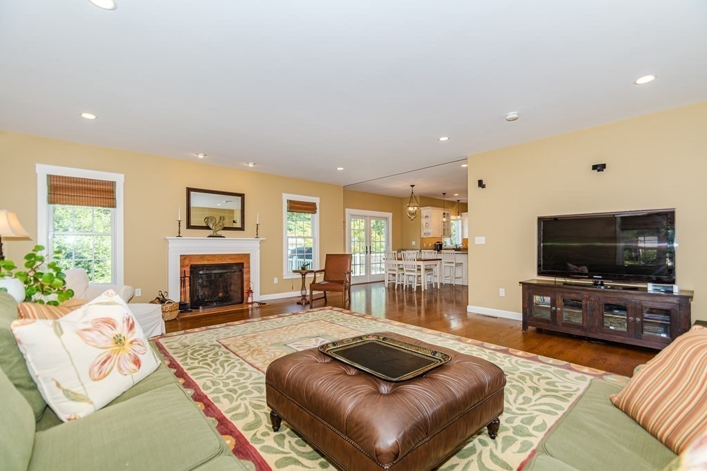 10 Pasture Road Reading, MA 01867 - Photo 10 of 36