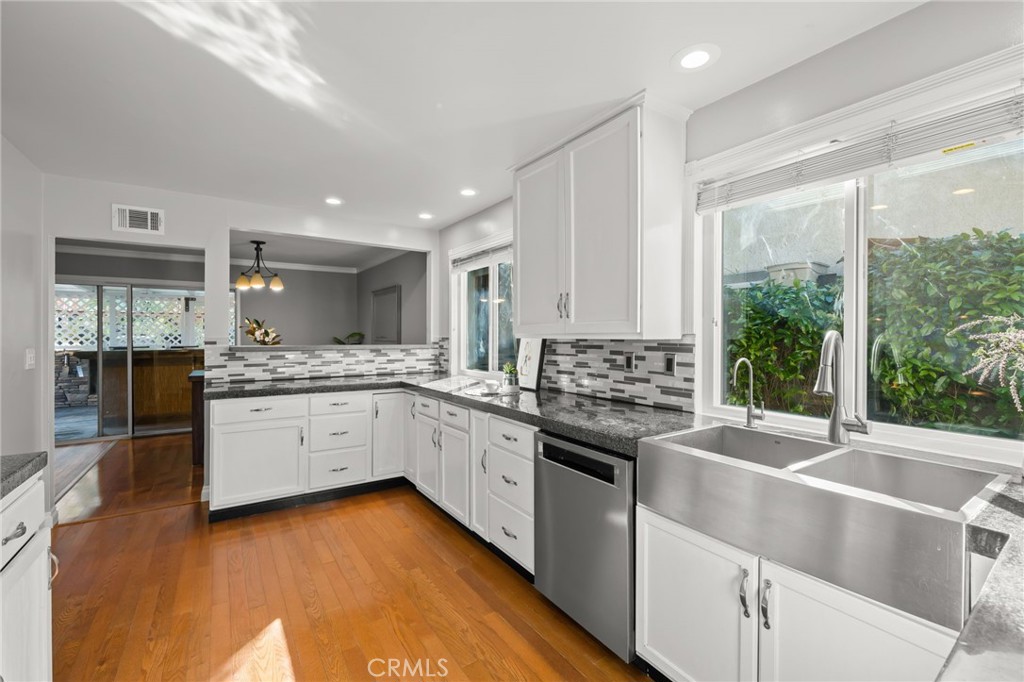 5328 Katherine Street Simi Valley, CA 93063 - Photo 12 of 48