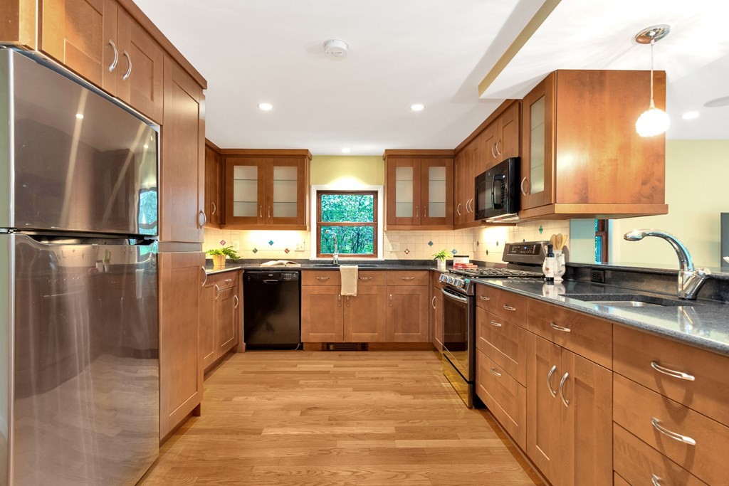 5 Grandview Road Arlington, MA 02476 - Photo 17 of 42 Gallery Image 17