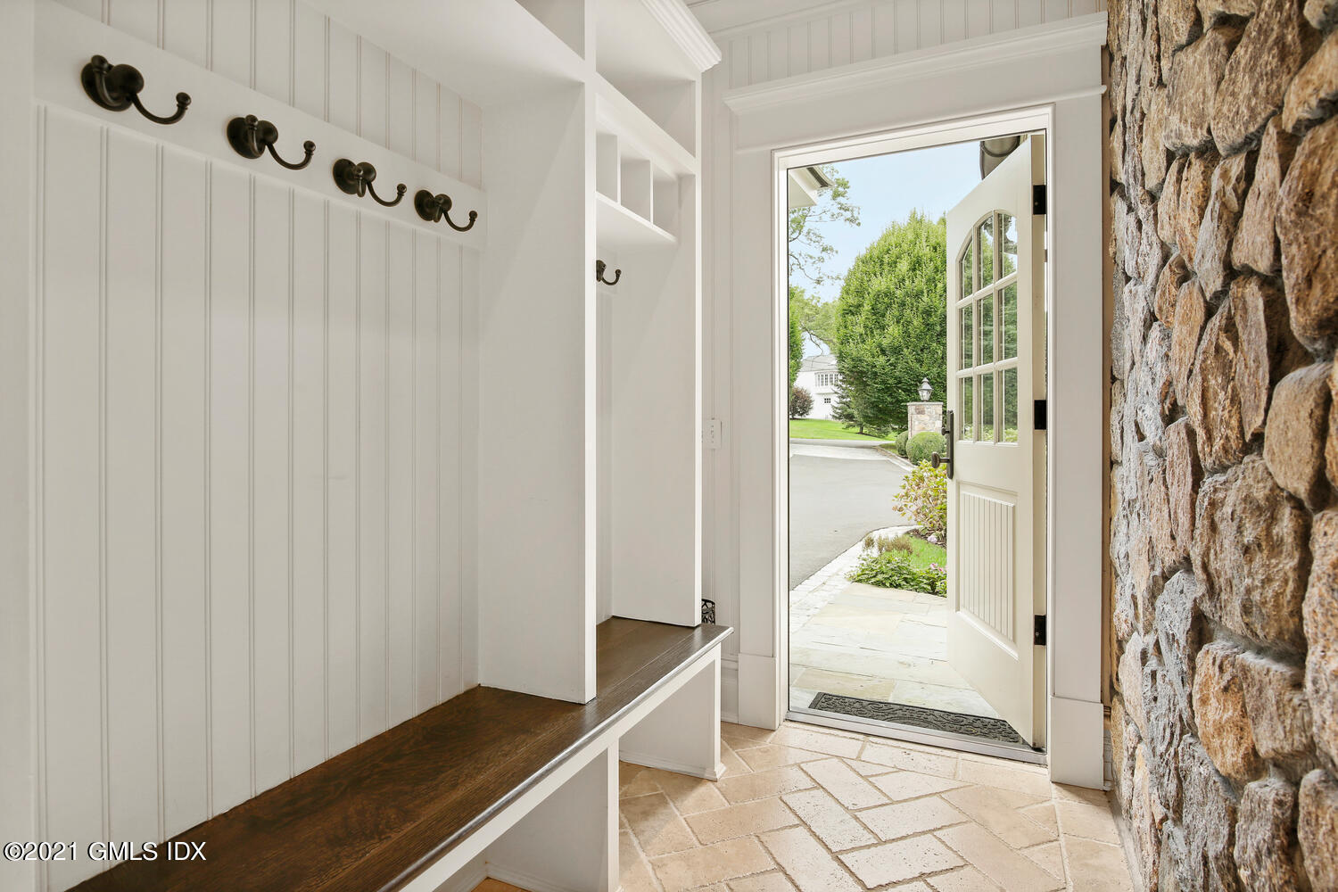 16 Dingletown Road Greenwich, CT 06830 - Photo 13 of 35 a view of a entryway