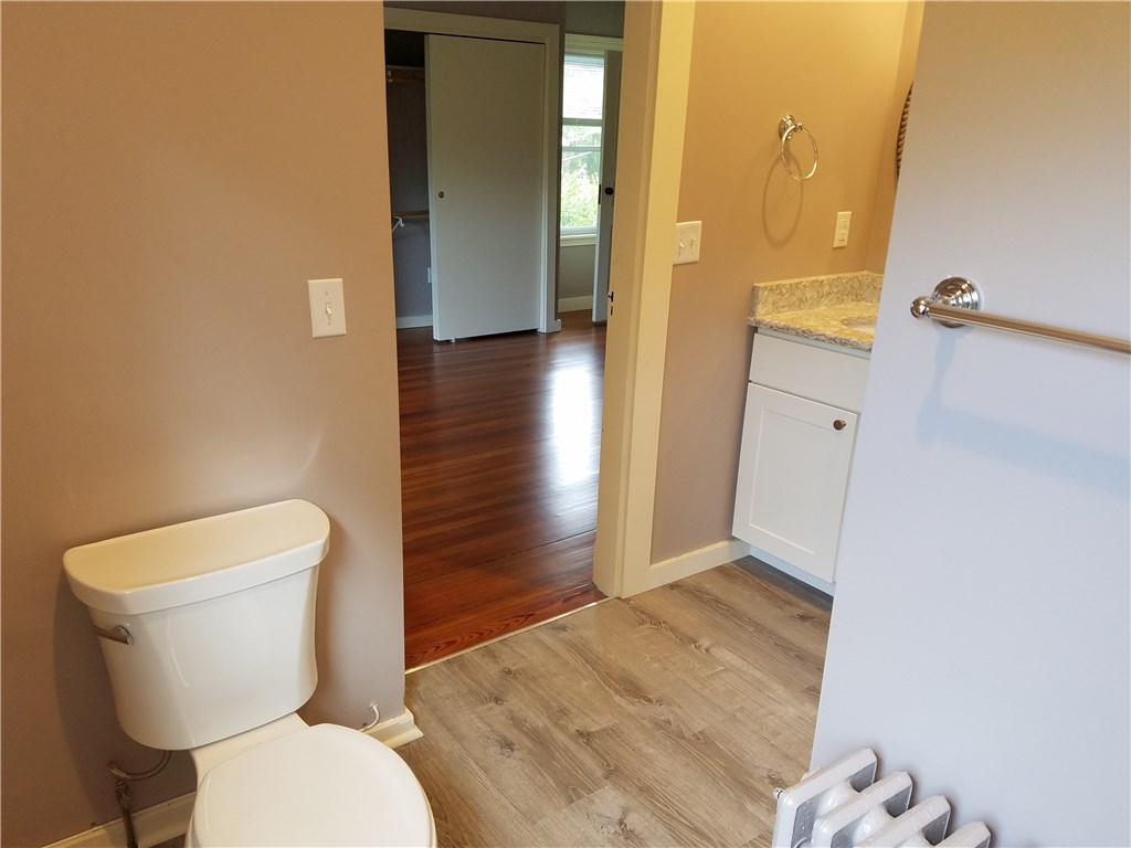 49 Merton Road, Unit 2 Newport, RI 02840 - Photo 27 of 42 Full Bath with Tub/Shower