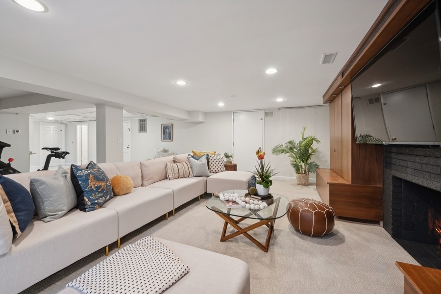 161 Apple Tree Road Winnetka, IL 60093 - Photo 51 of 68