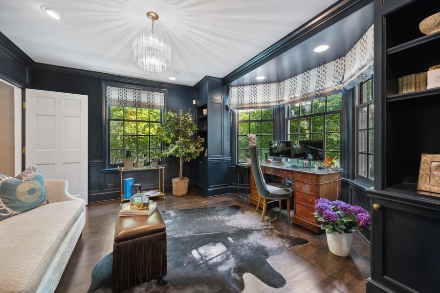 161 Apple Tree Road Winnetka, IL 60093 - Photo 7 of 68