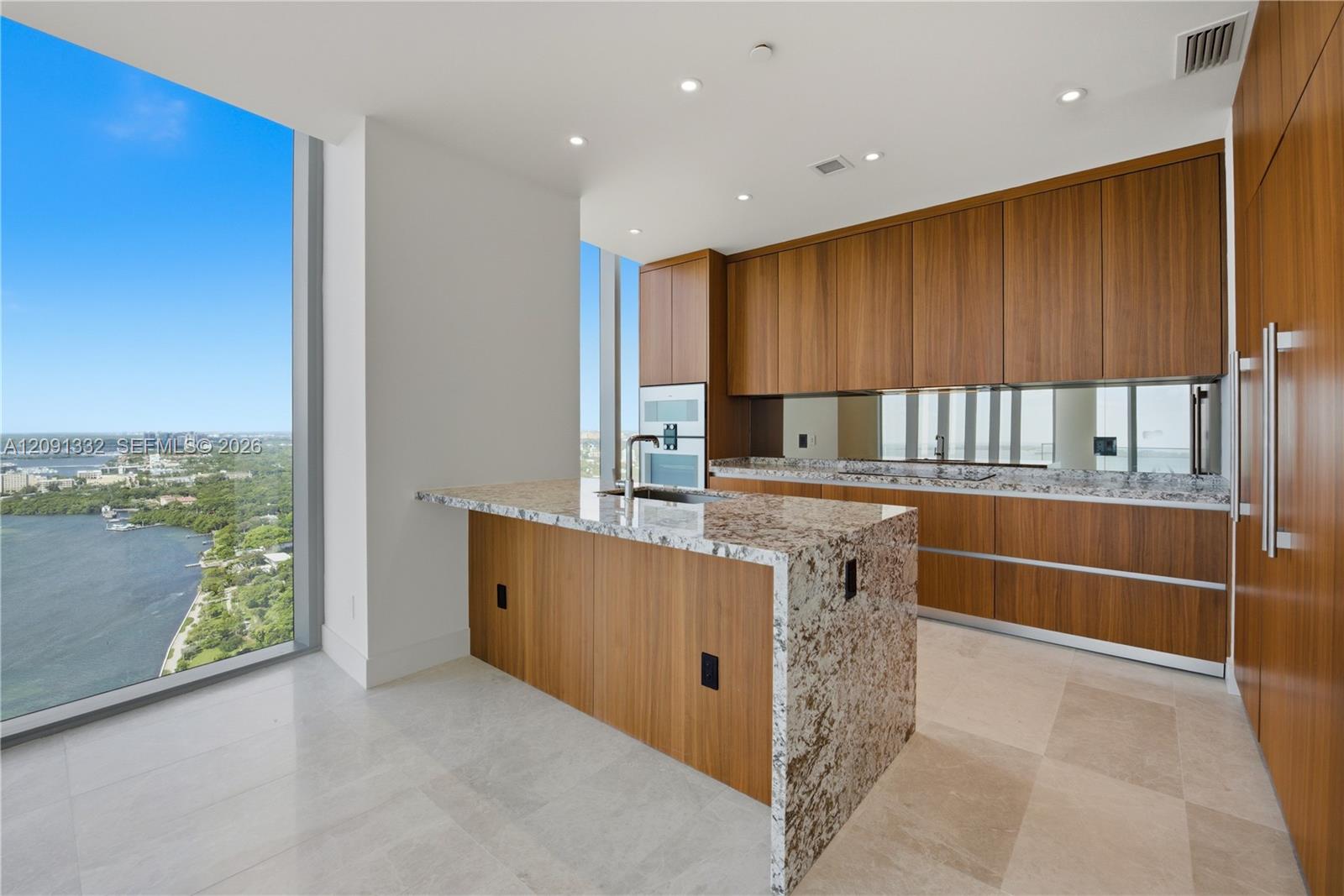 175 Southeast 25th Road, Unit 3302 Miami, FL 33129 - Photo 12 of 83 Gallery Image 12