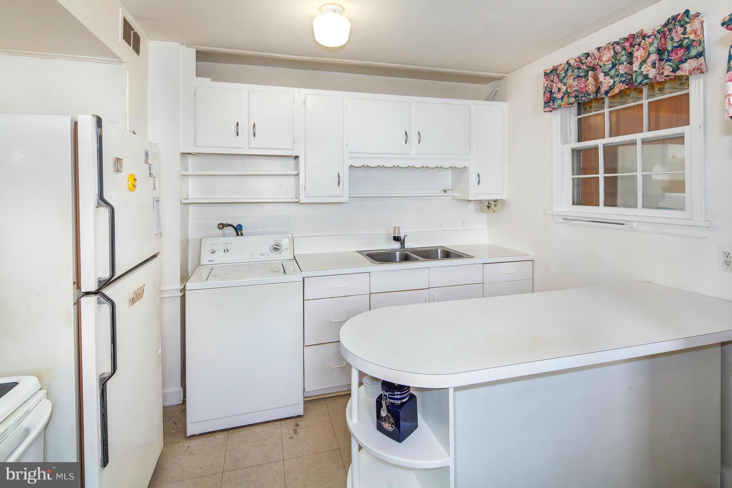 3220 Wayne Road Falls Church, VA 22042 - Photo 13 of 30 Kitchen