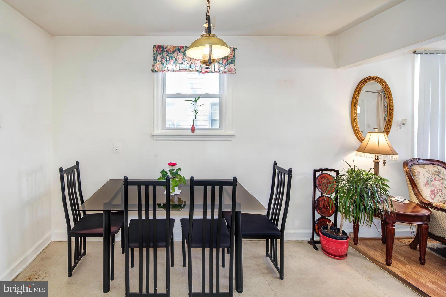 3220 Wayne Road Falls Church, VA 22042 - Photo 10 of 30 Dining Area