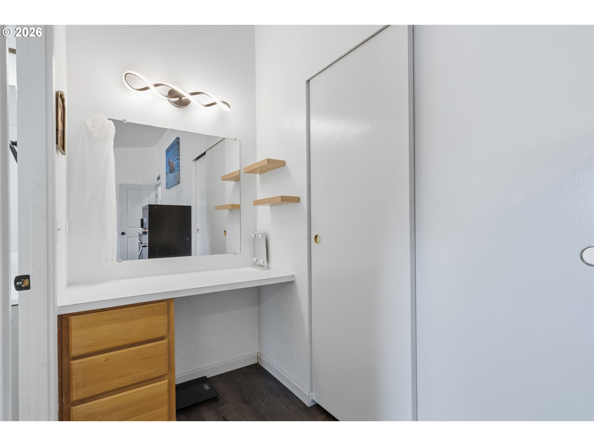 2151 Three Lakes Road Southeast Albany, OR 97322 - Photo 20 of 25 a bathroom with a sink and a mirror