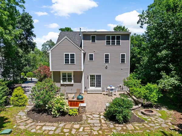 $1,199,000 | 495 Chief Justice Cushing Highway, Cohasset, MA 02025