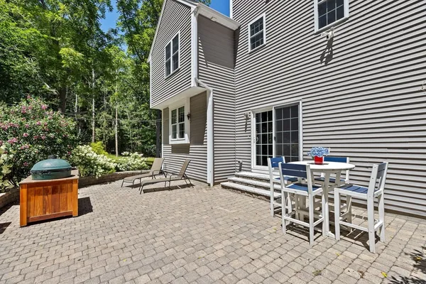 $1,199,000 | 495 Chief Justice Cushing Highway, Cohasset, MA 02025