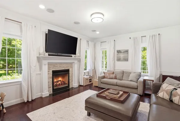 $1,199,000 | 495 Chief Justice Cushing Highway, Cohasset, MA 02025