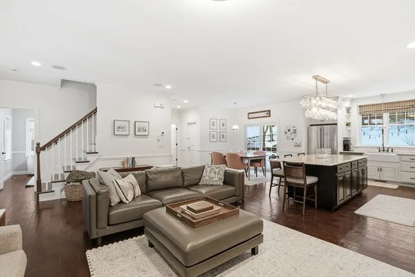 $1,199,000 | 495 Chief Justice Cushing Highway, Cohasset, MA 02025