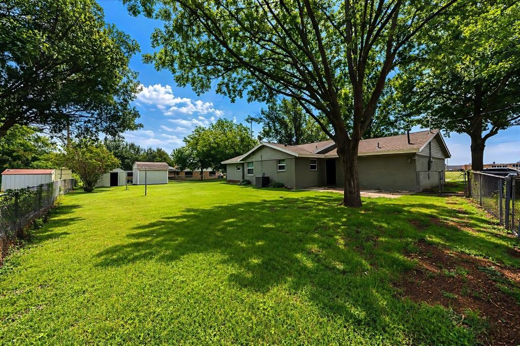504 Pecan Street Crowley, TX 76036 - Photo 25 of 30