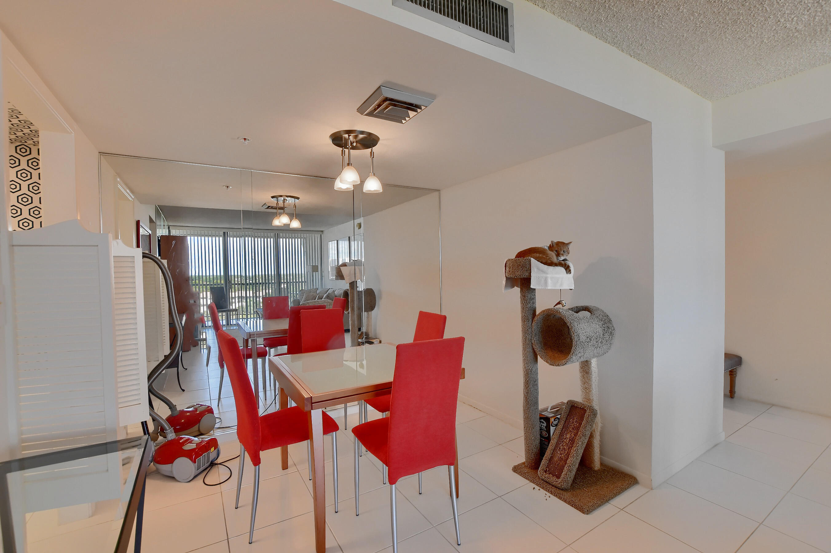 7754 Lakeside Boulevard, Unit 483 Boca Raton, FL 33434 - Photo 3 of 15 Kitchen