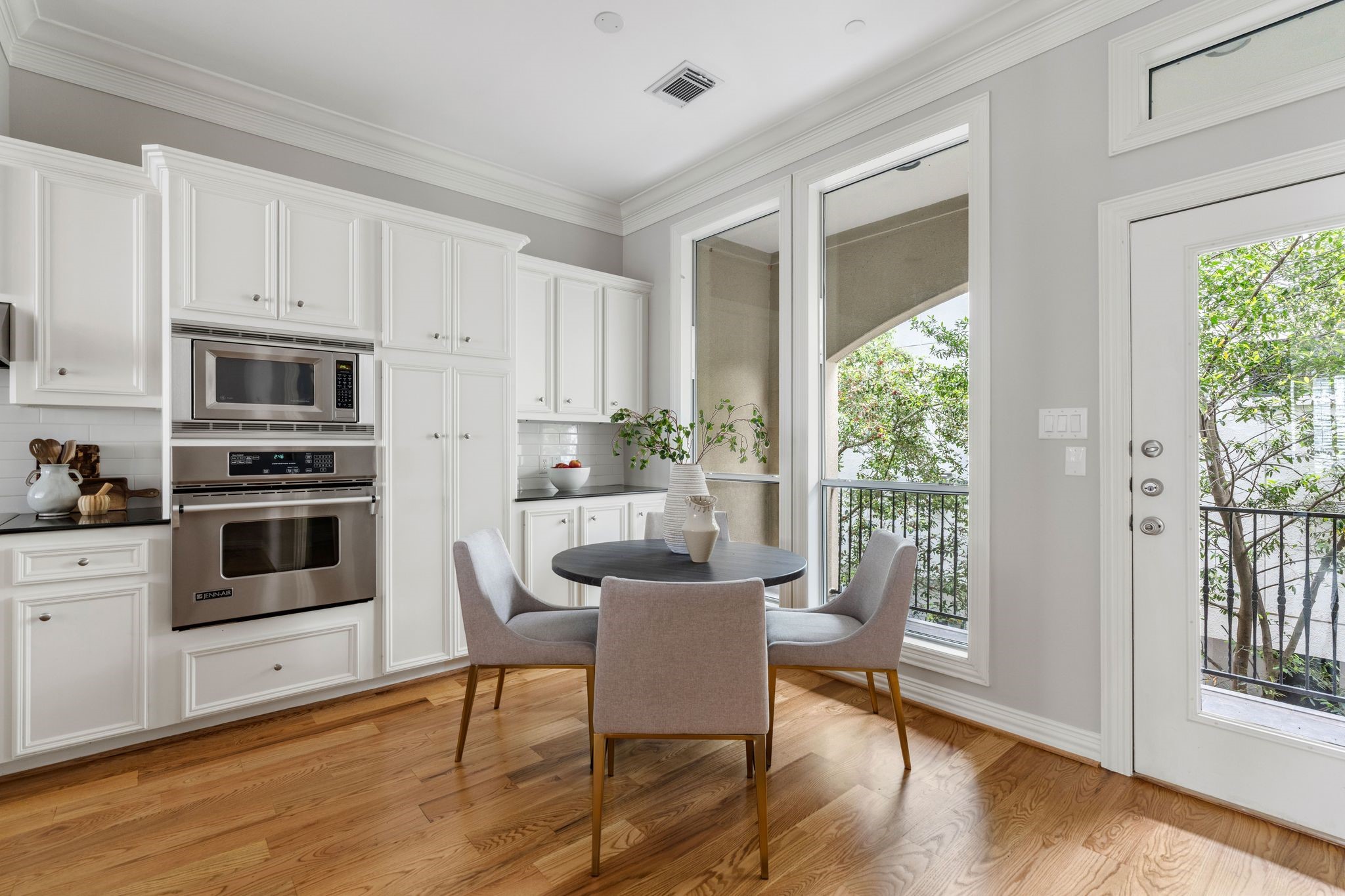 1824 Vermont Street Houston, TX 77006 - Photo 23 of 45