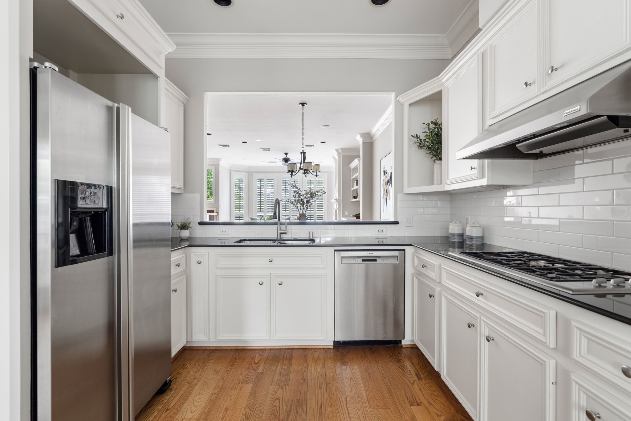 1824 Vermont Street Houston, TX 77006 - Photo 6 of 45