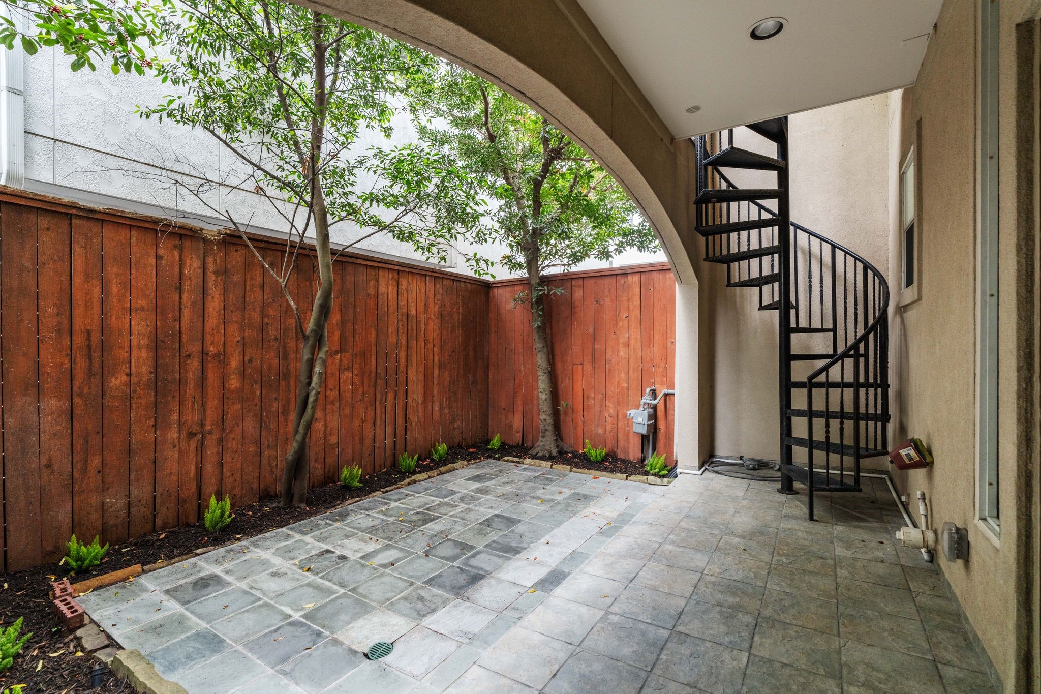 1824 Vermont Street Houston, TX 77006 - Photo 10 of 45