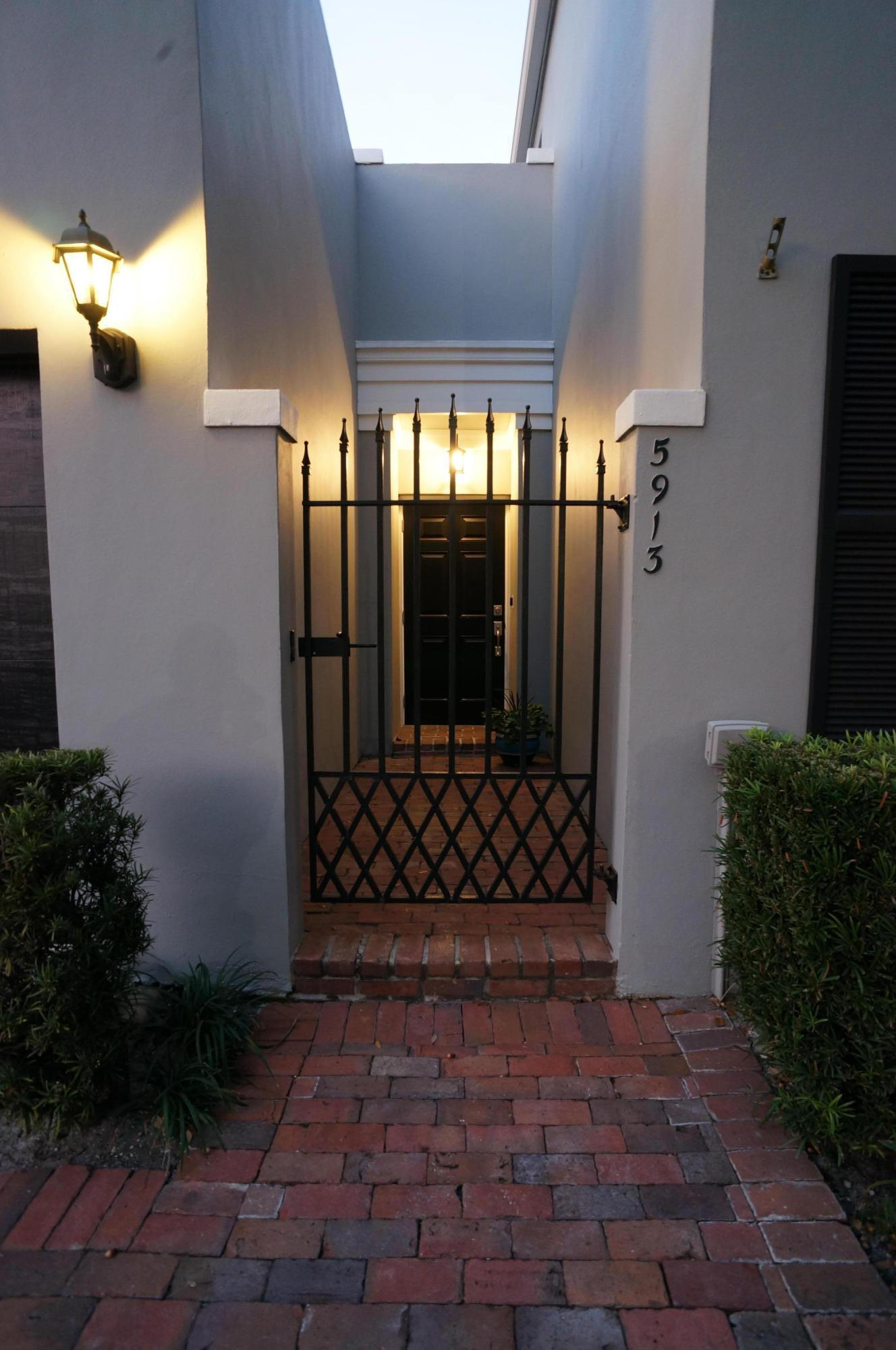 5913 Catesby Street Boca Raton, FL 33433 - Photo 3 of 38 2