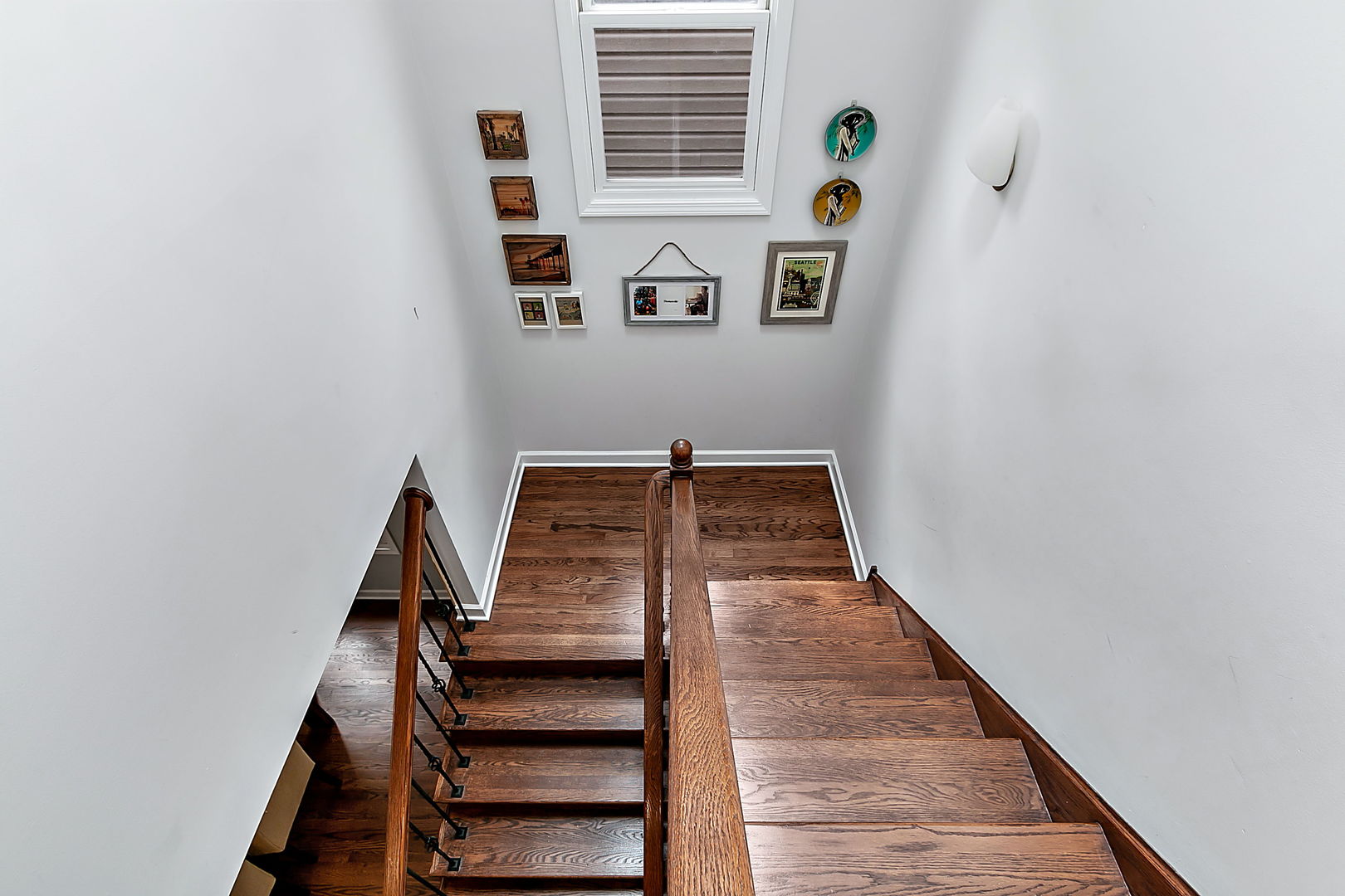 1910 West Barry Avenue Chicago, IL 60657 - Photo 28 of 33 a view of an entryway with wooden floor