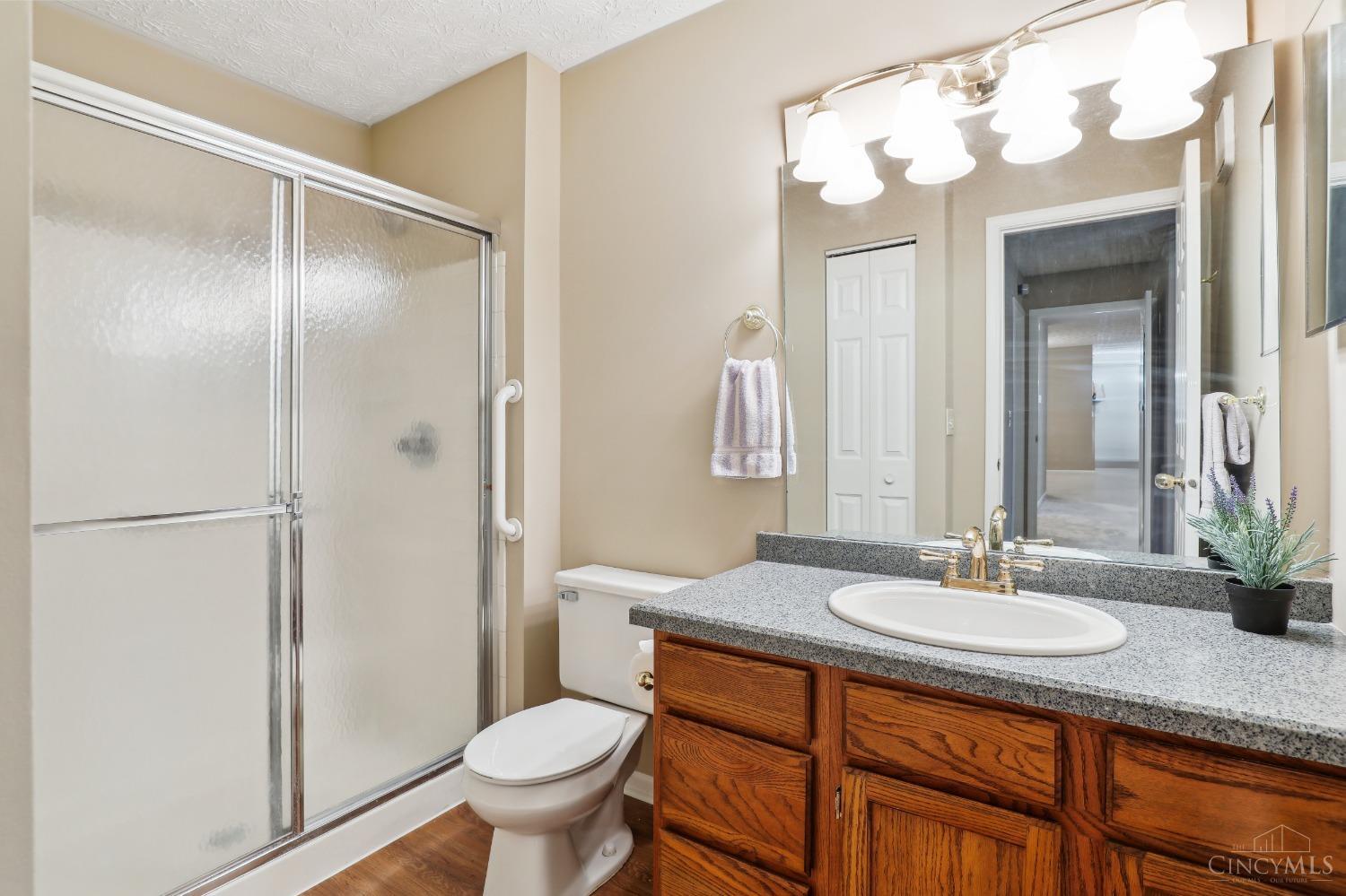 7343 Ridgepoint Drive, Unit 101 Cincinnati, OH 45230 - Photo 16 of 30 Primary Bath w/Shower