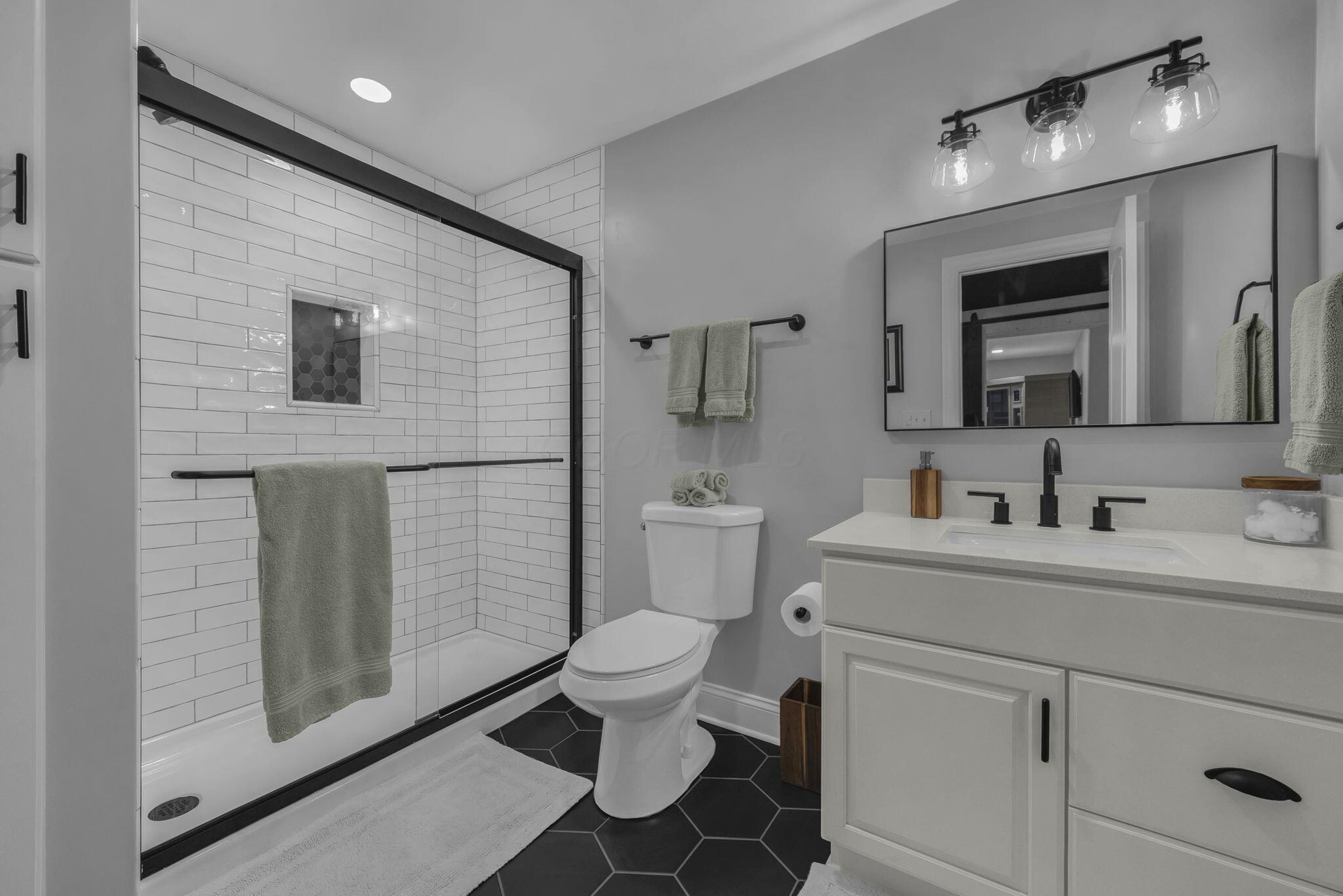 5042 Henderson Heights Road Columbus, OH 43220 - Photo 47 of 57 Full Bathroom Down