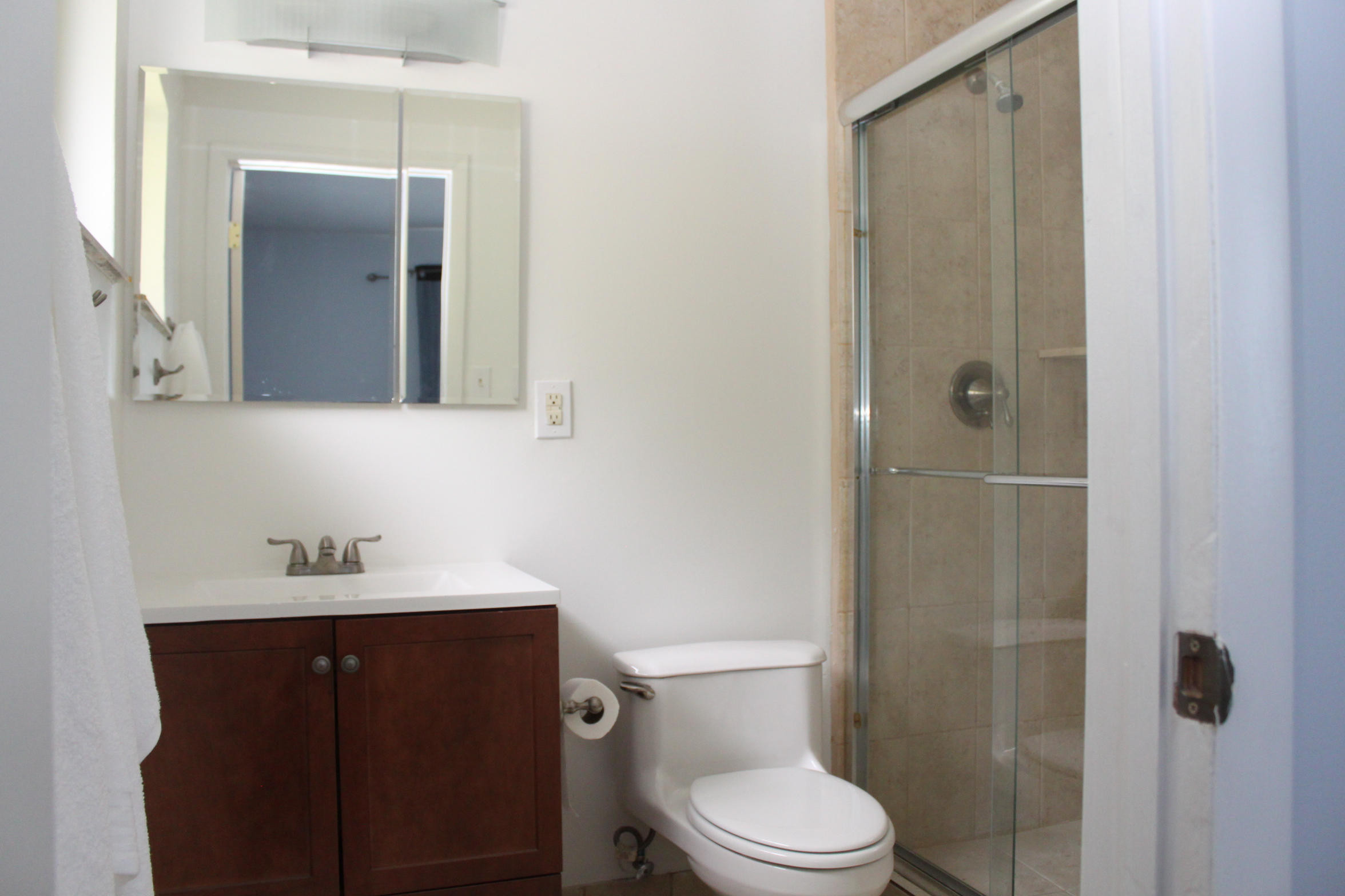 550 Northeast 17th Street Boca Raton, FL 33432 - Photo 15 of 18 Master bathroom