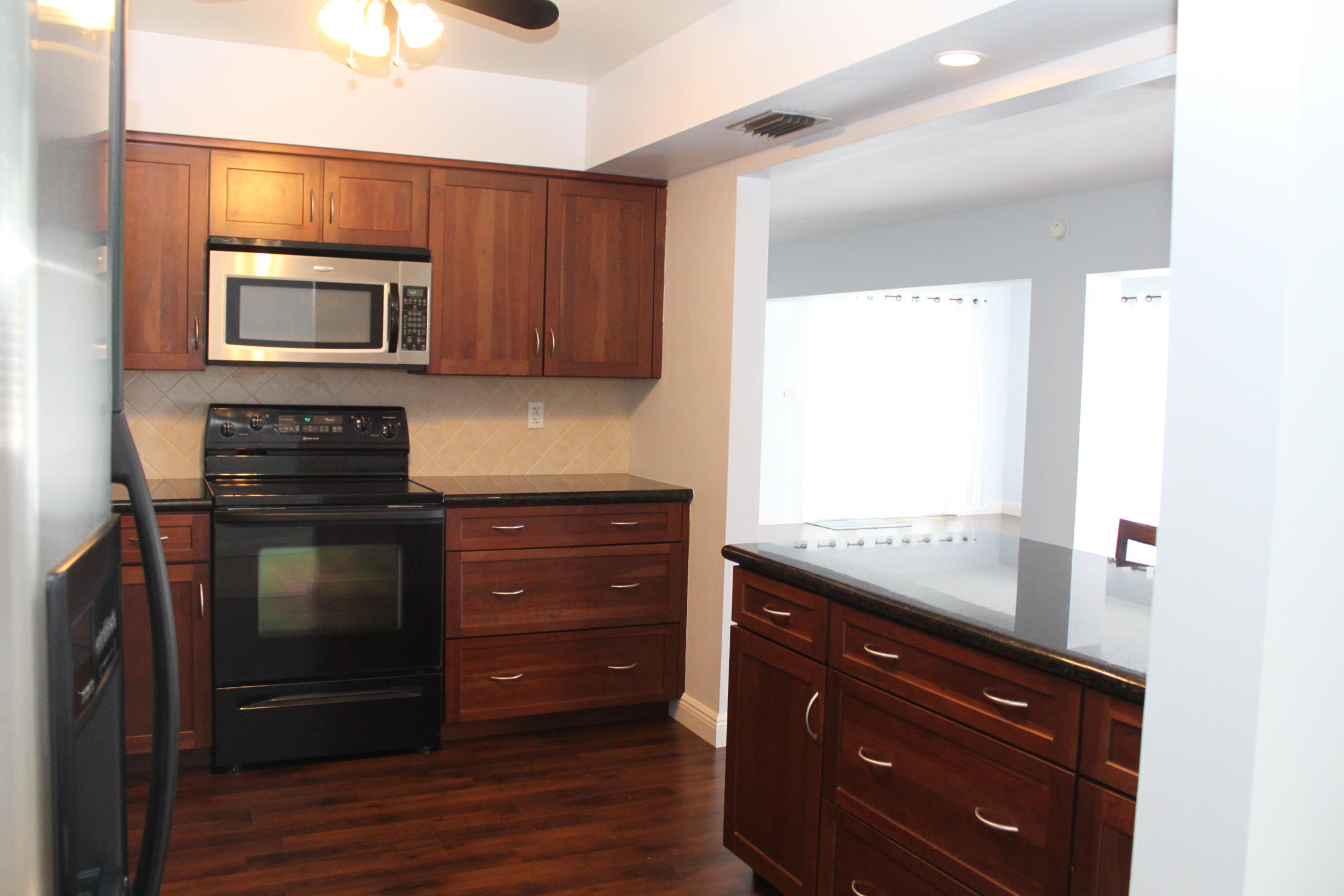 550 Northeast 17th Street Boca Raton, FL 33432 - Photo 10 of 18 Kitchen
