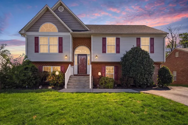 $359,998 | 5920 Carolina Trail, Roanoke, VA 24019