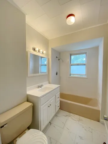 $2,700 | 9 Cresthill Road, Unit 2, Somerville, MA 02145
