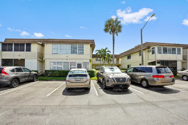$2,750 | 52 Saxony B, Delray Beach, FL 33446