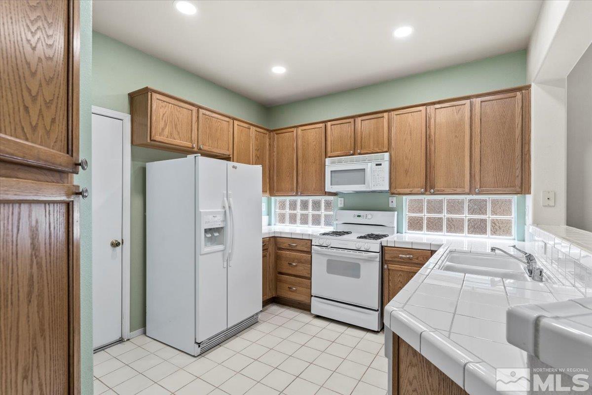 9673 Otter Way Reno, NV 89521 - Photo 13 of 33 Photo 13