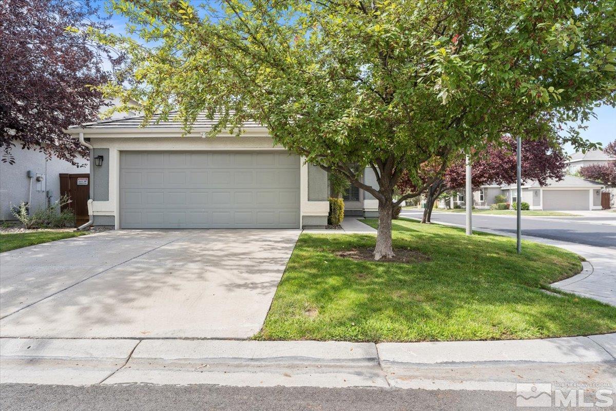 9673 Otter Way Reno, NV 89521 - Photo 2 of 33 Photo 2