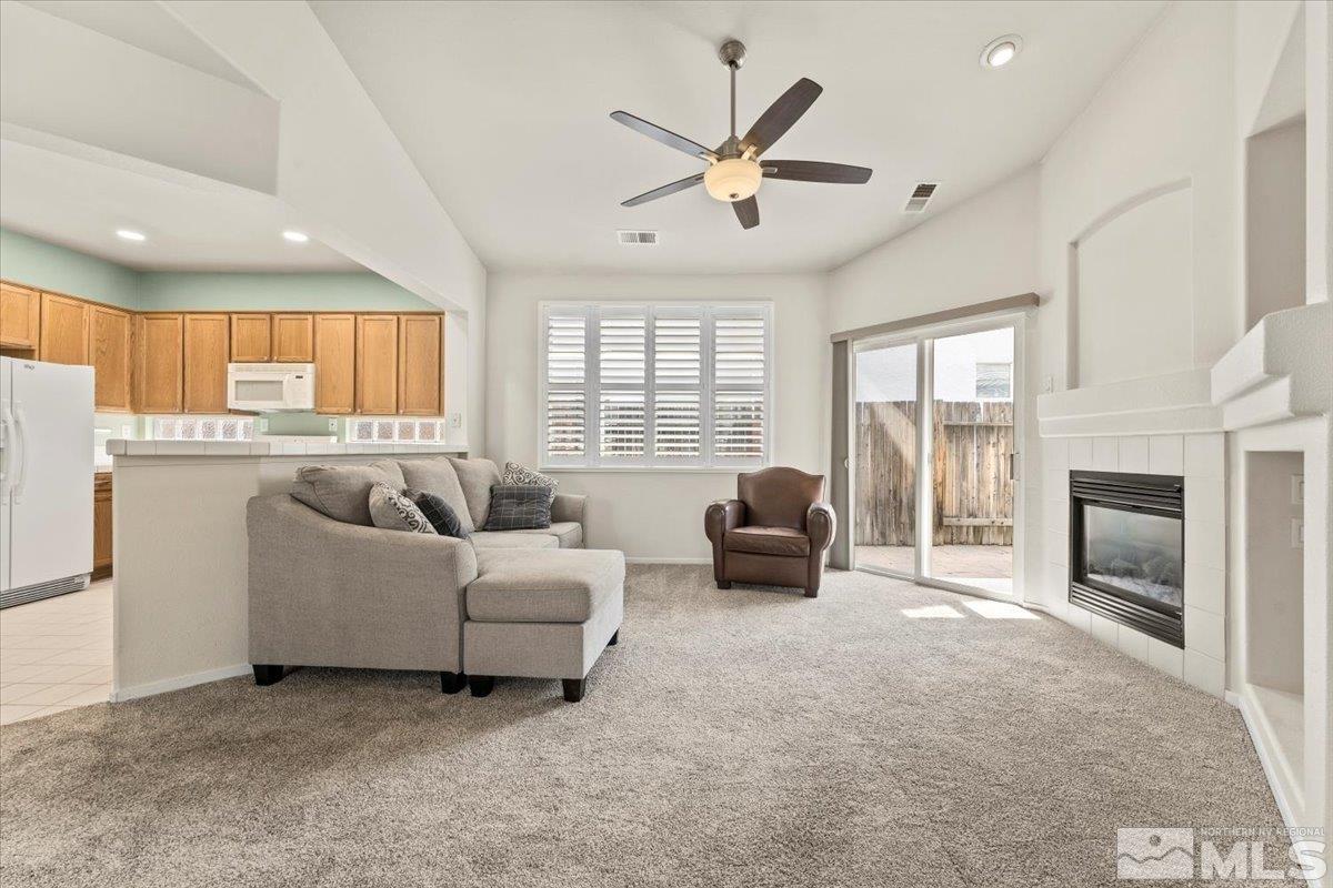 9673 Otter Way Reno, NV 89521 - Photo 10 of 33 Photo 10