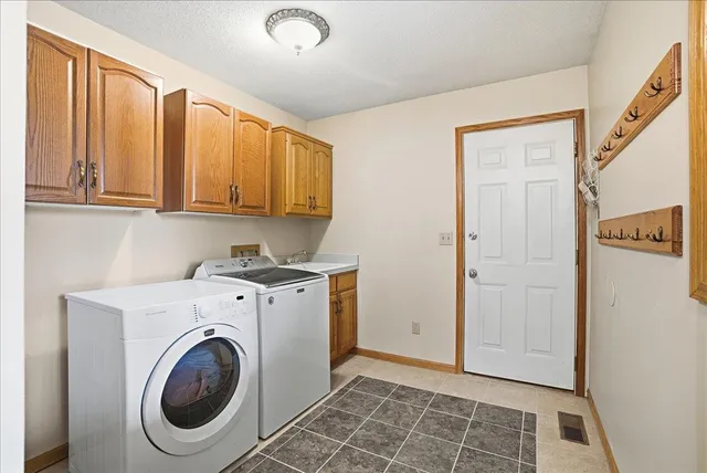 $439,900 | 1208 Tierney Drive, New Richmond, WI 54017