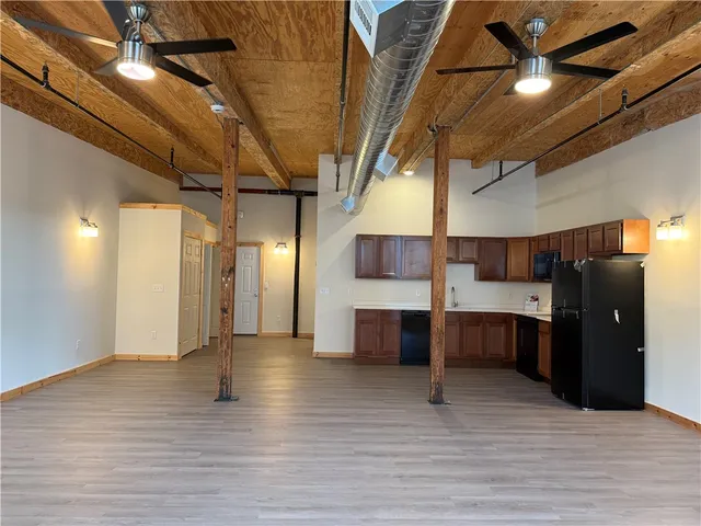 $1,400 | 327 Pine Street, Unit 216, Pawtucket, RI 02860