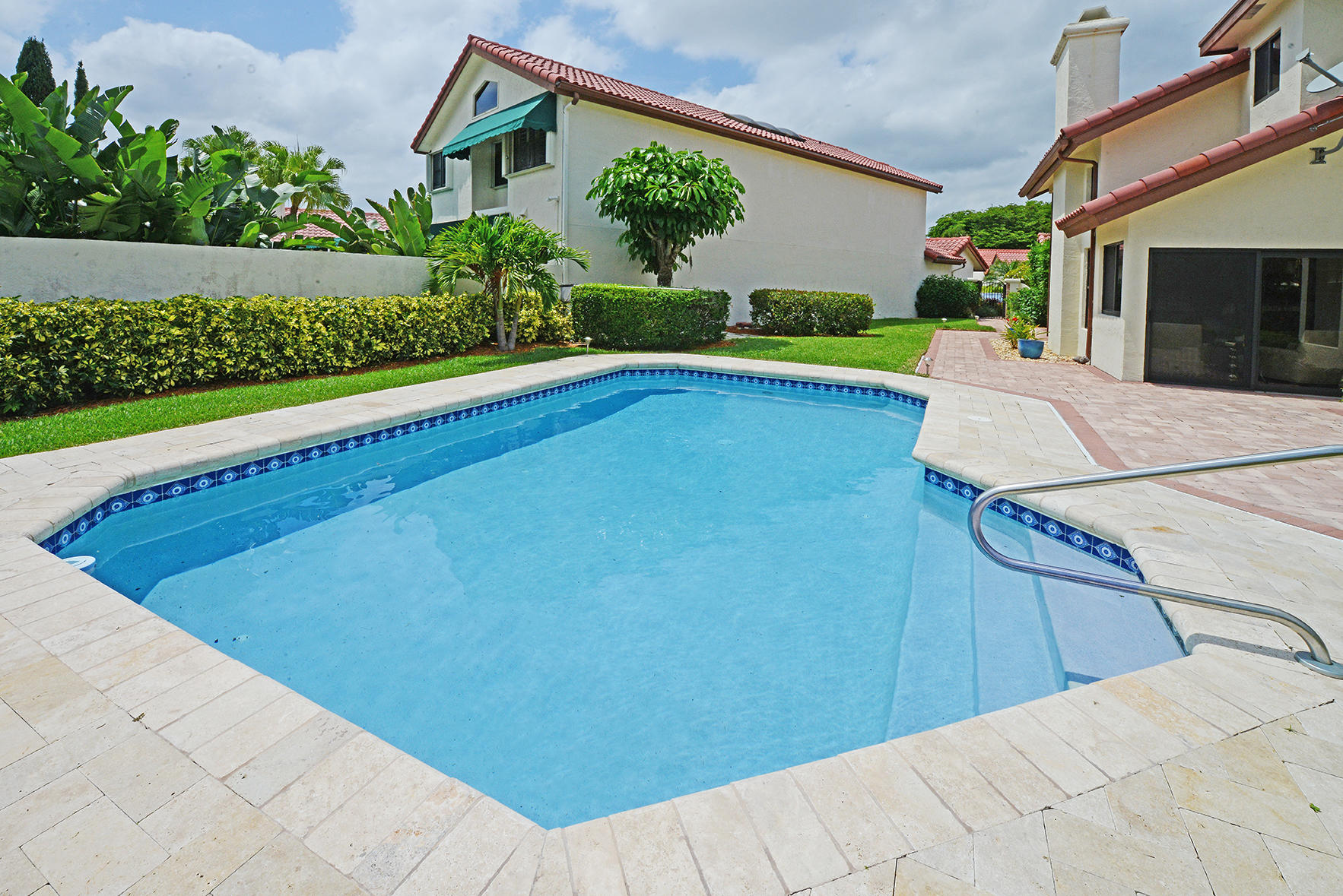 21760 Club Villa Terrace Boca Raton, FL 33433 - Photo 8 of 38 a view of a backyard