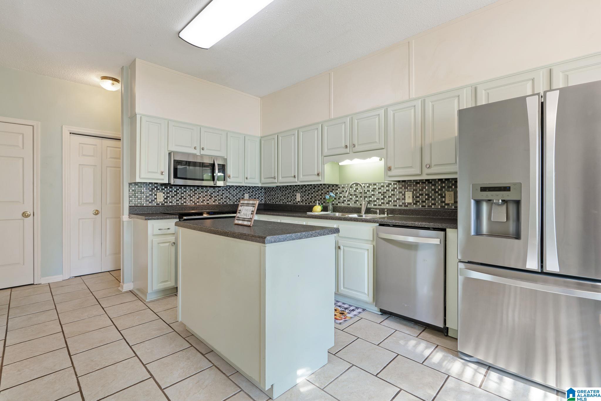 1303 Sequoia Trail Alabaster, AL 35007 - Photo 6 of 26