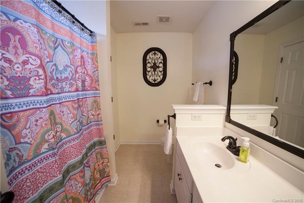 508 Red Oak Court Tega Cay, SC 29708 - Photo 12 of 15 Gallery Image 12