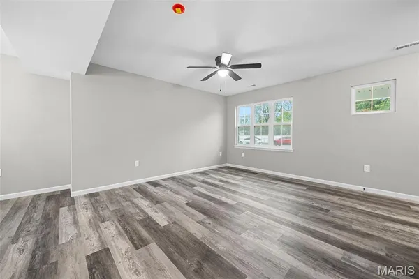 $332,200 | 203 Jimmy H Drive, Jonesburg, MO 63351