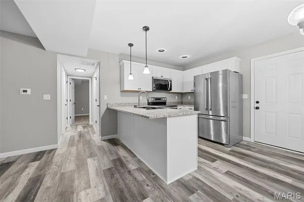 $332,200 | 203 Jimmy H Drive, Jonesburg, MO 63351